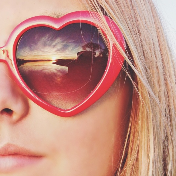 Meet your Posher, Louise - Picture 1 of 1